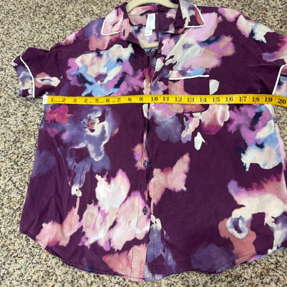 Stars Above Floral Patterned Women’s Shirt - Picture 4 of 6